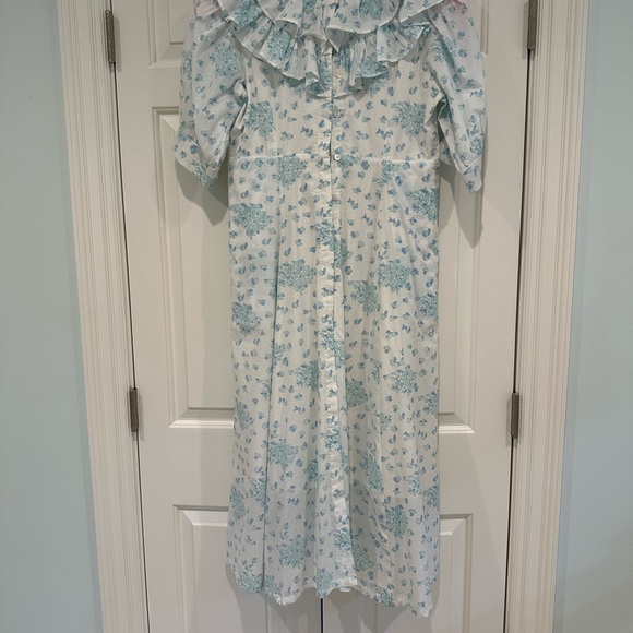 India Amory mid length dress worn 2 times. great details. short puff sleeves - Picture 2 of 10